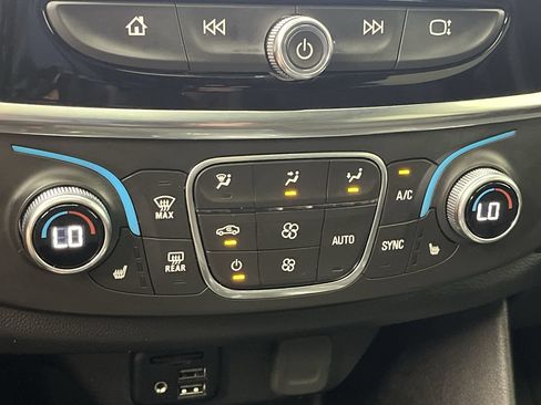 Certified 2023 Chevrolet Traverse RS AWD/4WD image 24