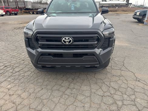 Used 2025 Toyota Tacoma SR image 2