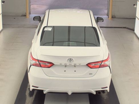 Used 2020 Toyota Camry SE FWD image 7