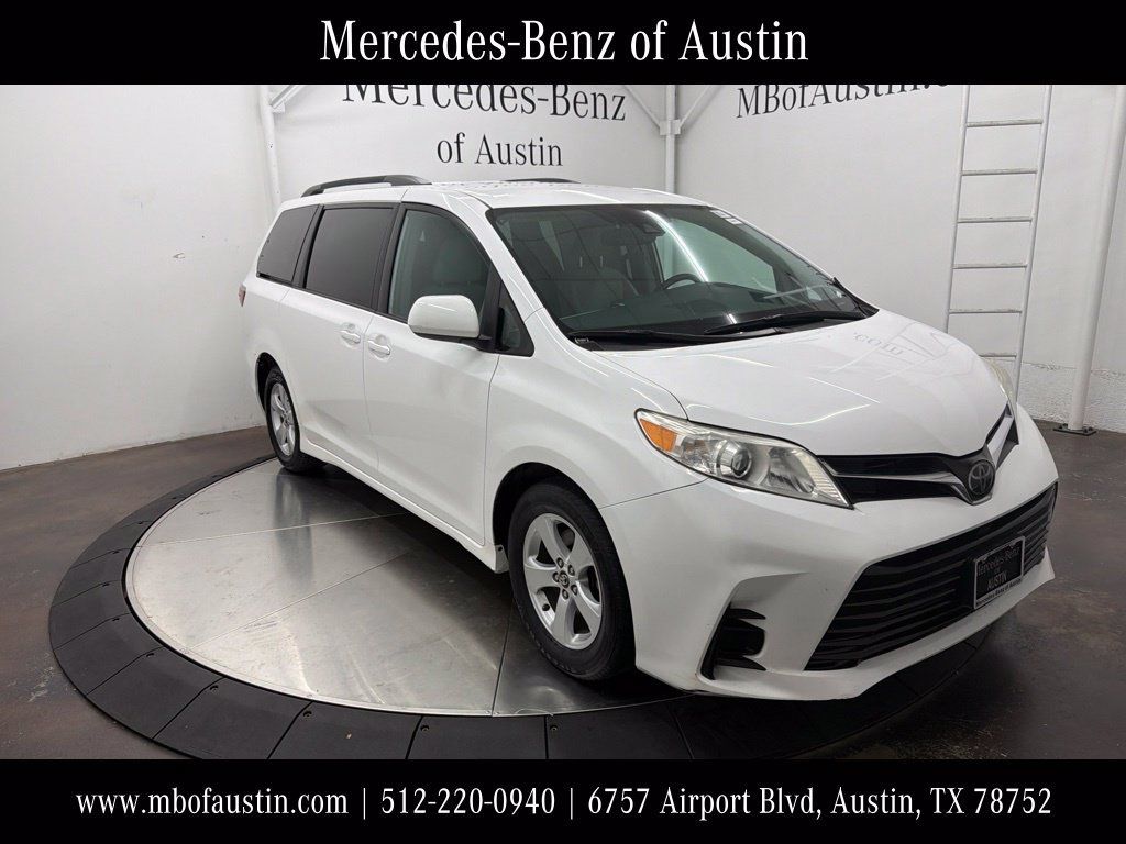 Used 2019 Toyota Sienna LE FWD image 1