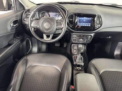 Used 2020 Jeep Compass Latitude AWD/4WD image 5