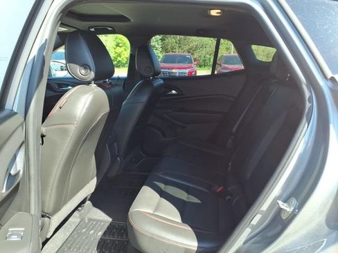 Used 2024 Chevrolet Trax RS w/ Sunroof Package FWD image 9