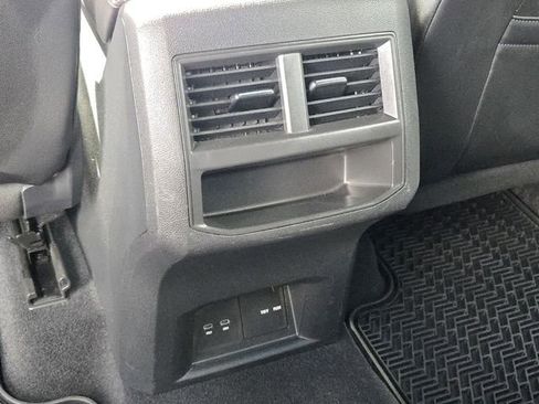 Used 2023 Volkswagen Atlas Cross Sport SE image 16