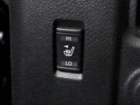 Used 2021 Nissan Titan PRO-4X w/ Pro-4x Convenience Package image 46