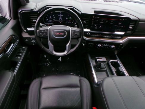 Used 2024 GMC Sierra 1500 Elevation w/ Elevation Premium Package AWD/4WD image 18