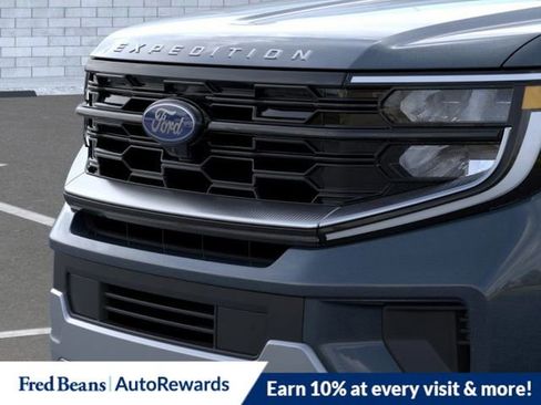 New 2026 Ford Expedition Platinum image 17