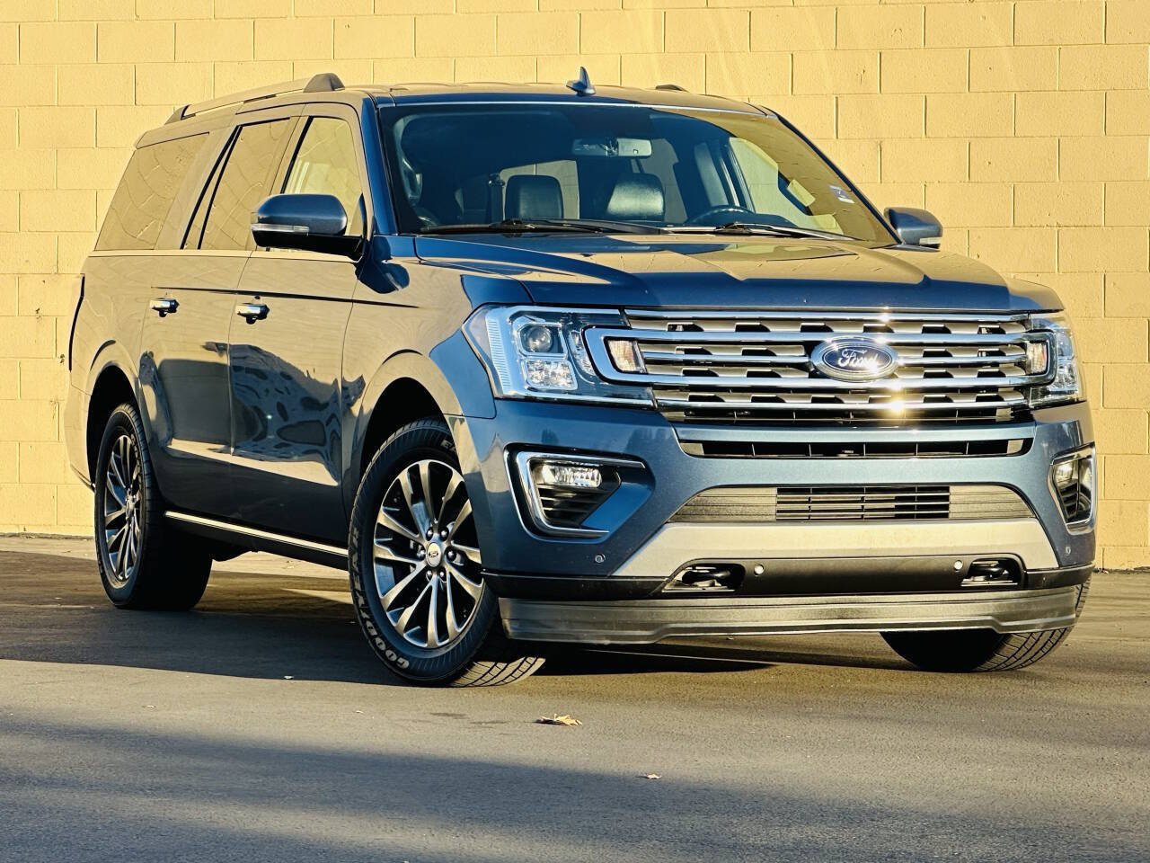 Used 2019 Ford Expedition Max Limited AWD/4WD image 1