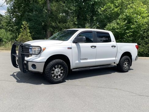 Used 2013 Toyota Tundra 2WD CrewMax w/ Tow Pkg image 3