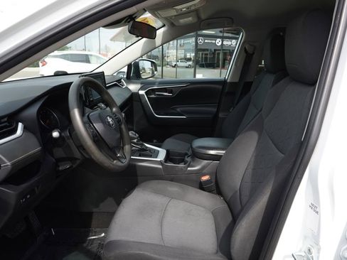 Used 2021 Toyota RAV4 XLE image 24