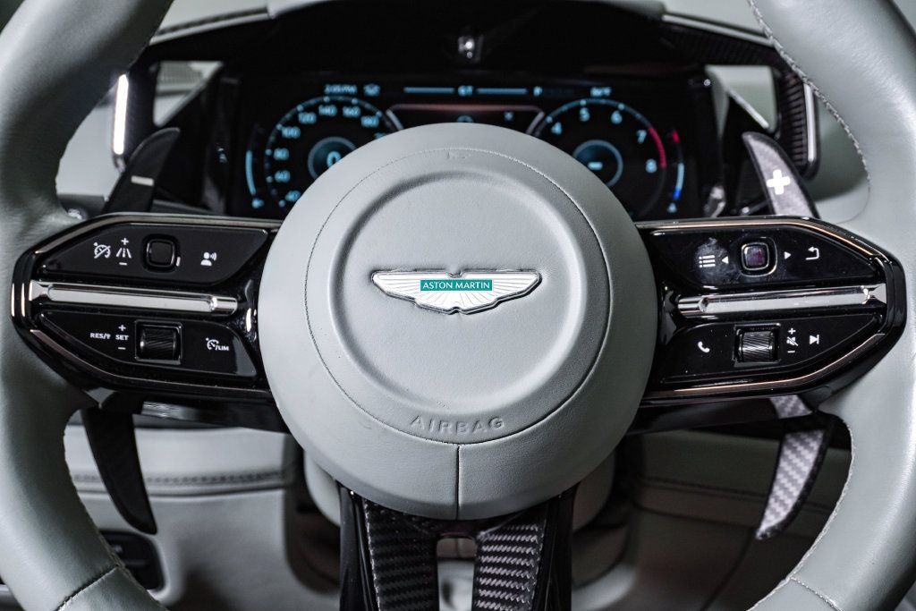 Used 2026 Aston Martin Vanquish Convertible RWD image 28