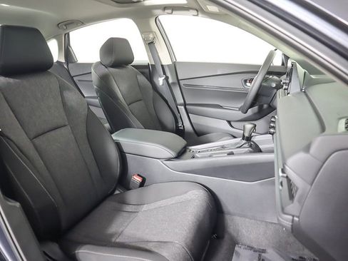 Used 2025 Honda Accord SE image 19