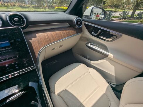 Certified 2026 Mercedes-Benz GLC 300 image 4