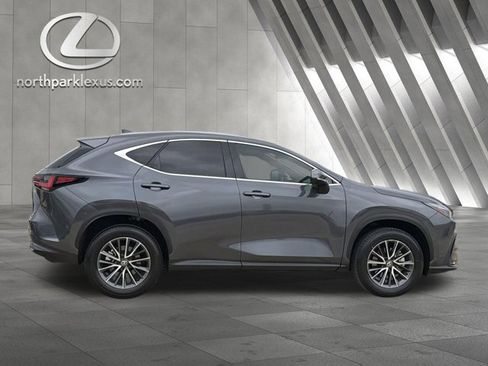 Certified 2025 Lexus NX 250 FWD w/ Accessory Package (Z1) image 4