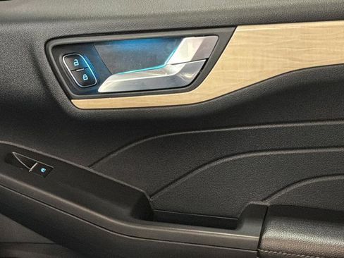 Used 2021 Ford Escape Titanium w/ Titanium Elite Package image 22