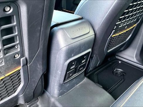 Used 2024 Ford Bronco Badlands image 10