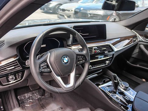 Certified 2023 BMW 530e w/ Convenience Package RWD image 17
