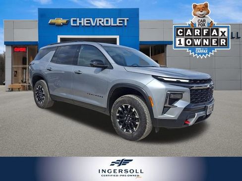 Used 2024 Chevrolet Traverse Z71 image 1