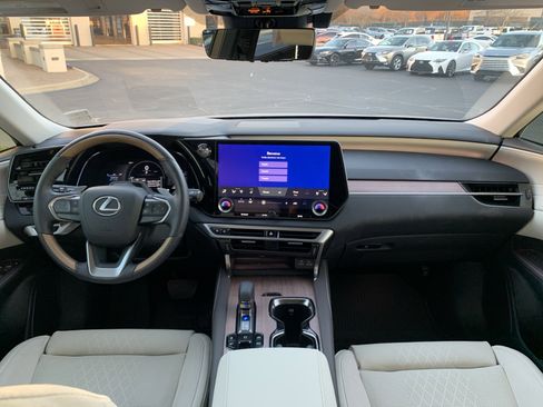 Used 2025 Lexus RX 450h AWD w/ Luxury Package image 30