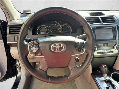 Used 2012 Toyota Camry XLE w/ Leather Pkg FWD image 14