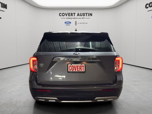Used 2022 Ford Explorer XLT w/ Equipment Group 202A image 4