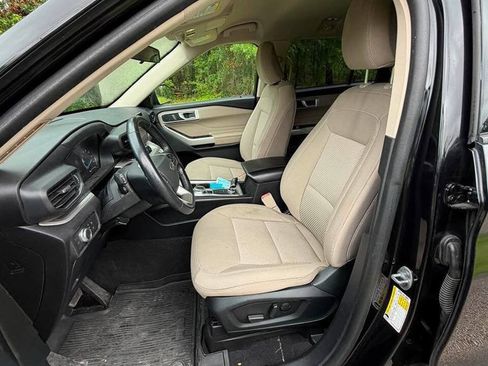 Used 2022 Ford Explorer XLT AWD/4WD image 6