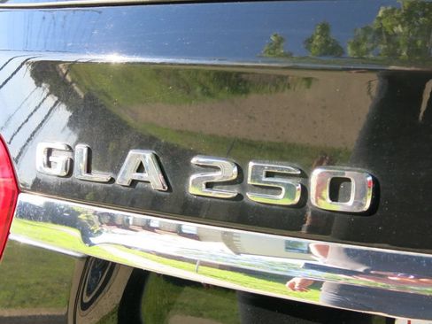 Used 2020 Mercedes-Benz GLA 250 4MATIC image 9