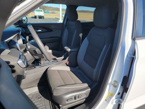 Used 2021 Chevrolet TrailBlazer LT w/ Convenience Package image 2