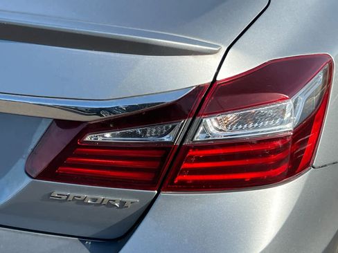 Used 2017 Honda Accord Sport image 18