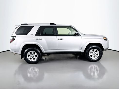 Certified 2024 Toyota 4Runner SR5 AWD/4WD image 4