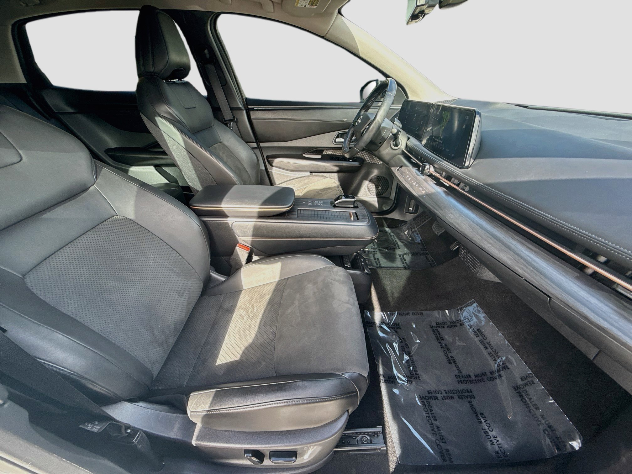 Used 2023 Nissan Ariya FWD image 32