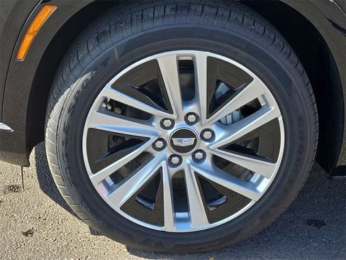 New 2026 Cadillac Vistiq Luxury w/ LPO, Floor Liner Package image 8