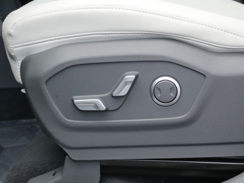 Used 2026 Hyundai Santa Fe SEL AWD/4WD image 16
