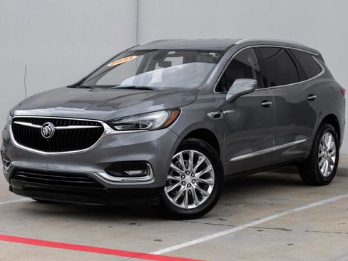 Used 2021 Buick Enclave Essence image 11