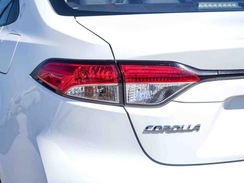Used 2024 Toyota Corolla LE FWD image 9