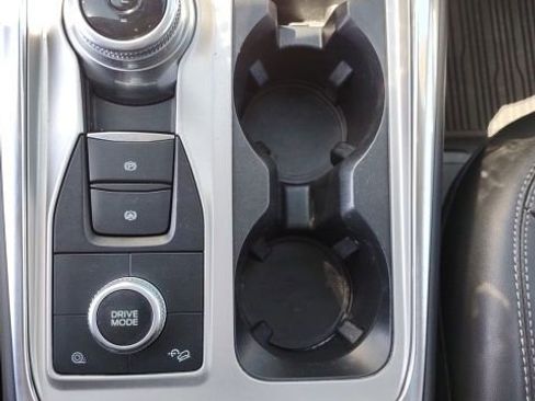 Used 2022 Ford Explorer XLT w/ Equipment Group 202A AWD/4WD image 14