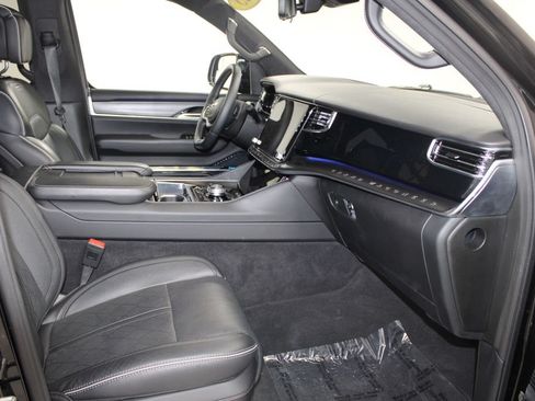 Used 2025 Jeep Grand Wagoneer Series II Obsidian w/ Quick Order Packagew 28T AWD/4WD image 28