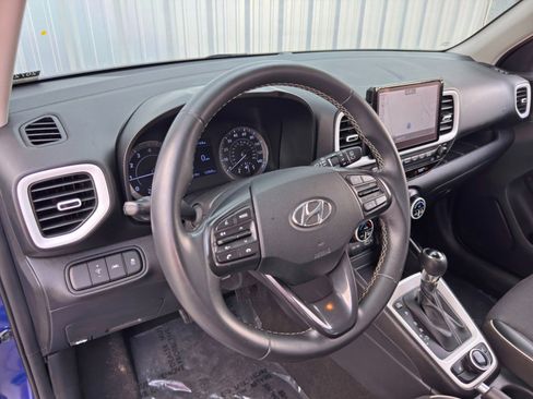 Used 2022 Hyundai Venue Limited w/ Cargo Package image 12