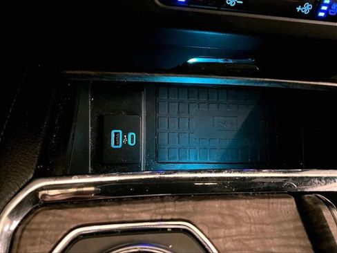 Used 2020 Ford Expedition Max Limited AWD/4WD image 32