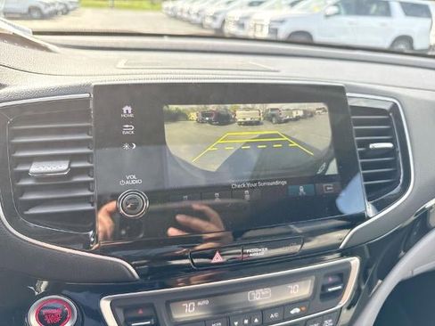 Used 2019 Honda Pilot Touring image 15