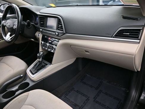 Used 2020 Hyundai Elantra Value Edition image 40