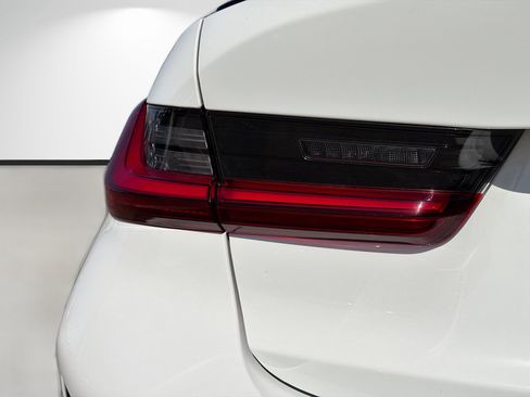 Used 2025 BMW M340i w/ Premium Package image 10