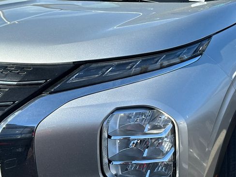 Used 2023 Mitsubishi Outlander SE image 11