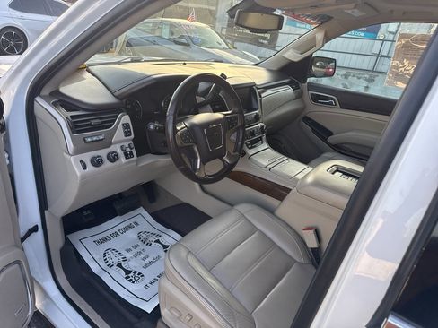 Used 2019 GMC Yukon Denali w/ Denali Ultimate Package image 11