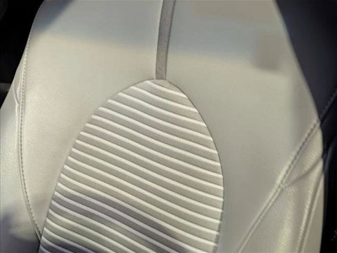 Used 2018 Toyota Camry SE image 14