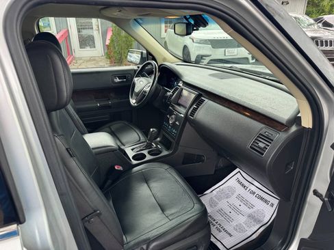 Used 2013 Ford Flex Limited FWD image 17