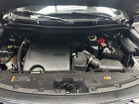 Used 2017 Ford Explorer Limited w/ Equipment Group 301A AWD/4WD image 21