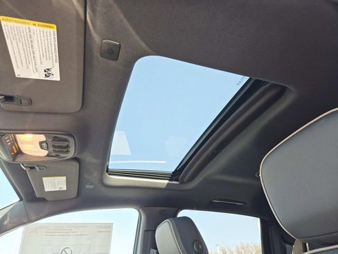 New 2026 GMC Canyon Denali image 9