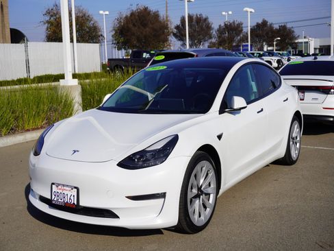 Used 2022 Tesla Model 3 Long Range image 5