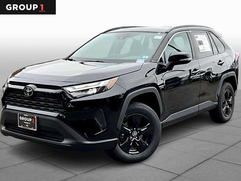 Certified 2022 Toyota RAV4 XLE image 1