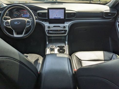 Used 2021 Ford Explorer XLT w/ Equipment Group 202A image 13